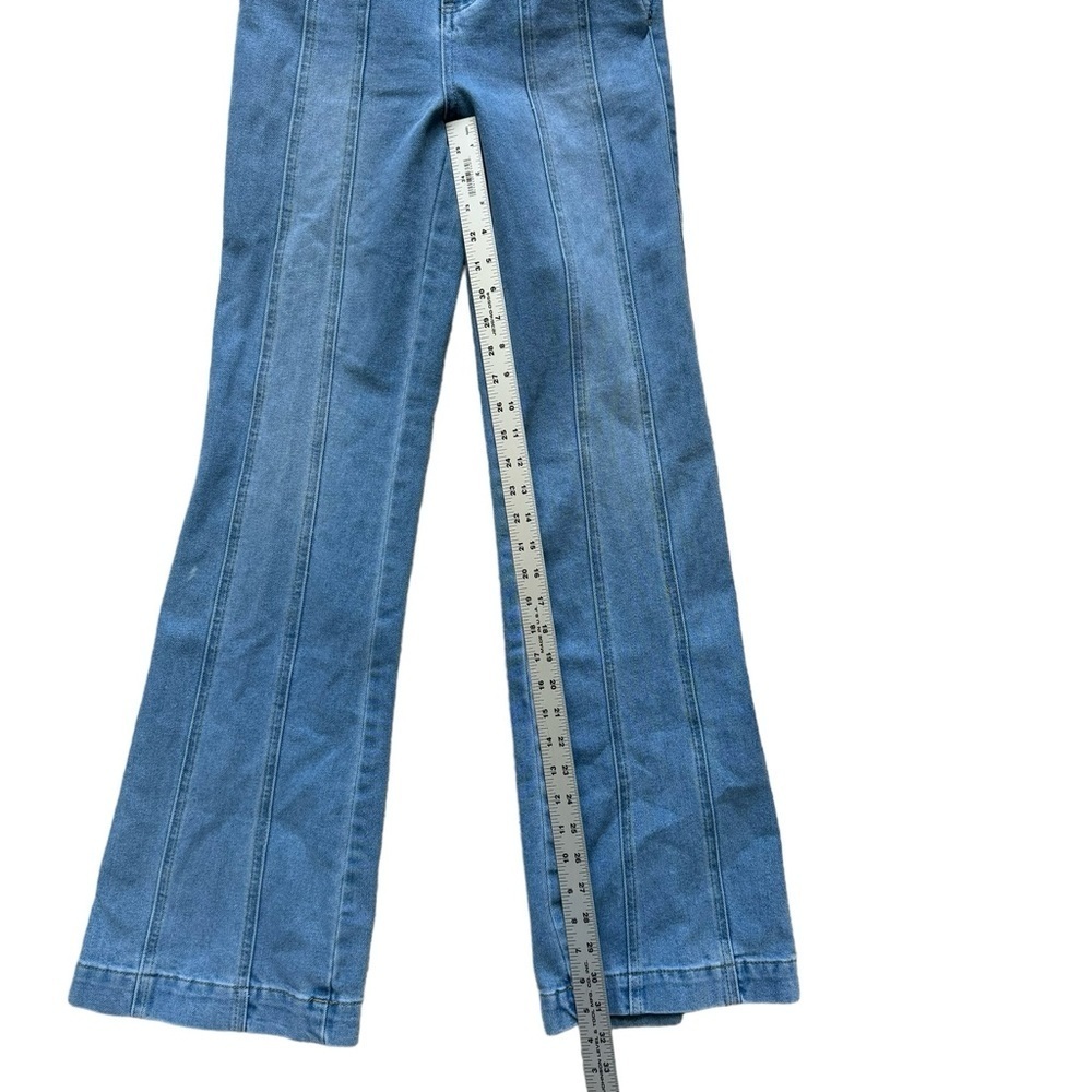 Fashion Nova Women's Jeans Size 3 Light Wash Denim Flare - Picture 4 of 7